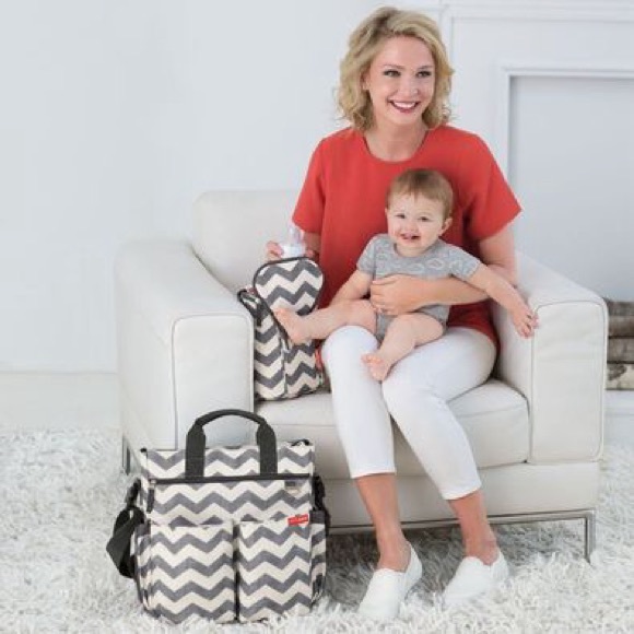 Skip Hop Duo Signature Diaper Bag, Chevron - Picture 3 of 11